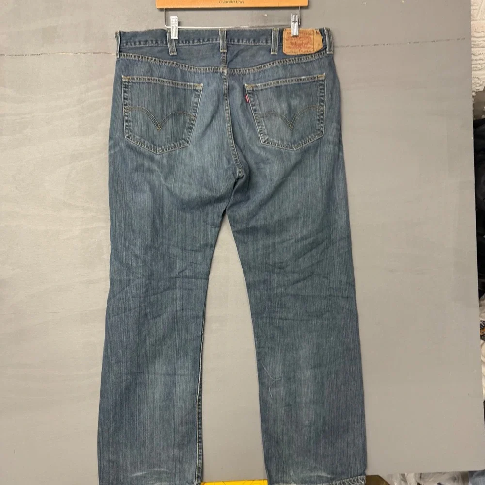 Levis 501 Original Straight Fit Mens Jeans Medium Wash Blue‎ 40x32 Button Fly